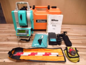 NIKON ニコン NST-200C トータルステーション 説明書付 測定 測量機器 精密機器 建築 通電確認済 現状品