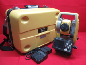 TOPCON トプコン OS-105 トータルステーション / バッテリー 充電器 ケース