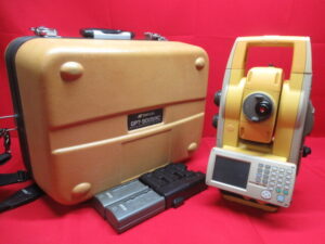 TOPCON トプコン GPT-9000AC トータルステーション / バッテリー 充電器 ケース 一式付属